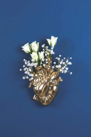 Love in Bloom Giant Vase — Sculptural Heart-Shaped Design 
